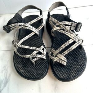 Chaco Women's Grey Patterned‎ Vibram ZX2 Classic Sandals in Size 8